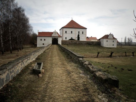 Křepenice-tvrz-2011-02