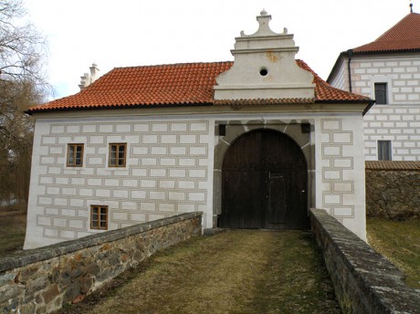 Křepenice-tvrz-2011-07