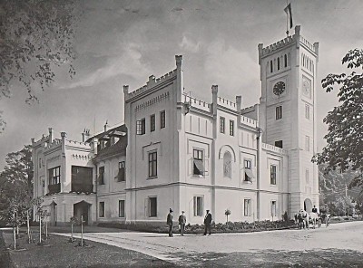 zamek-1913-kratky.jpg