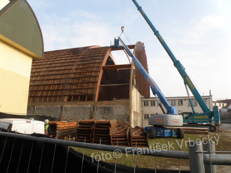 demolice zimního stadionu v Poděbradech